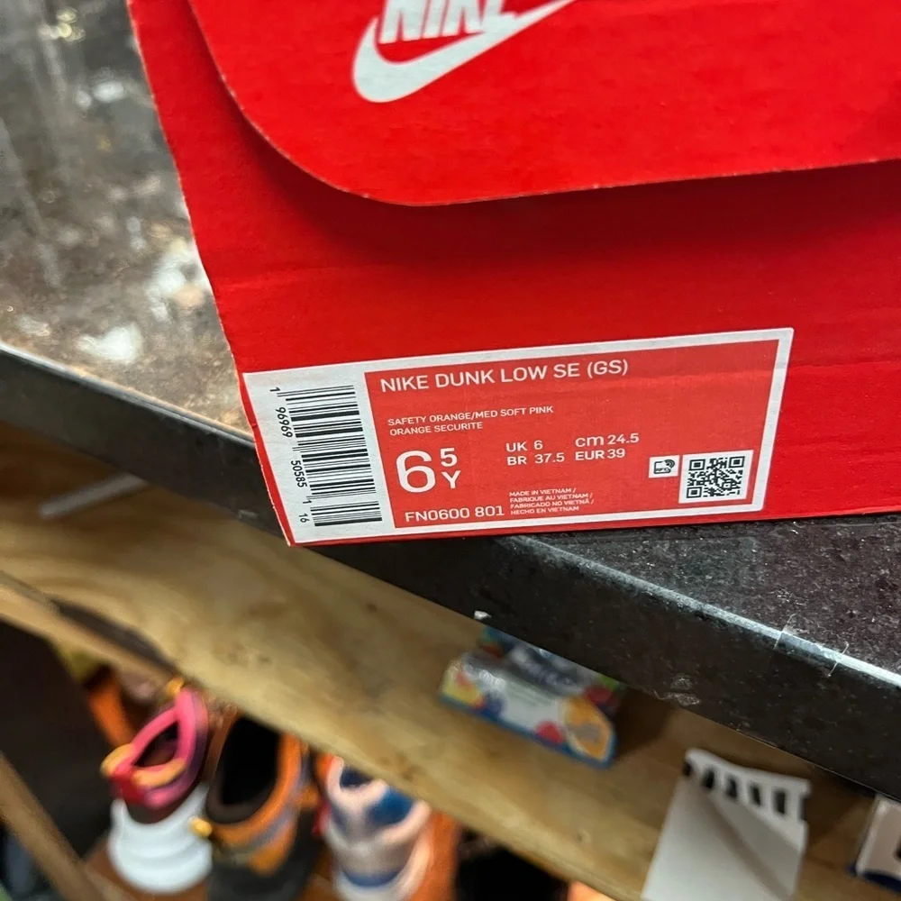 Nike Dunk Low SE GS 